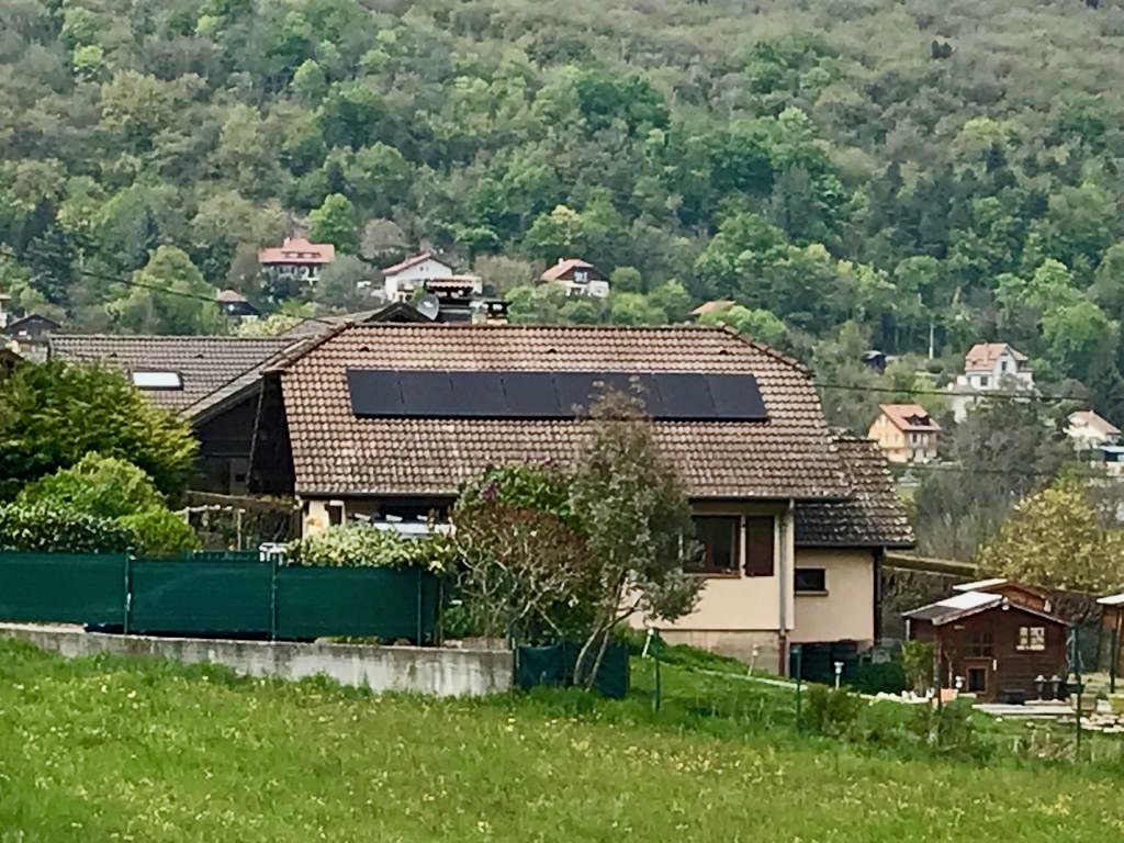energies services France installation solaire photovoltaïque panneaux onduleurs Dualsun Enphase autoconsommation Haute Savoie Reignier Esery economie energie