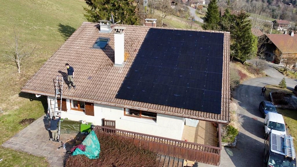energies services France installation solaire photovoltaïque panneaux onduleurs Dualsun Enphase autoconsommation Haute Savoie Thones economie energie