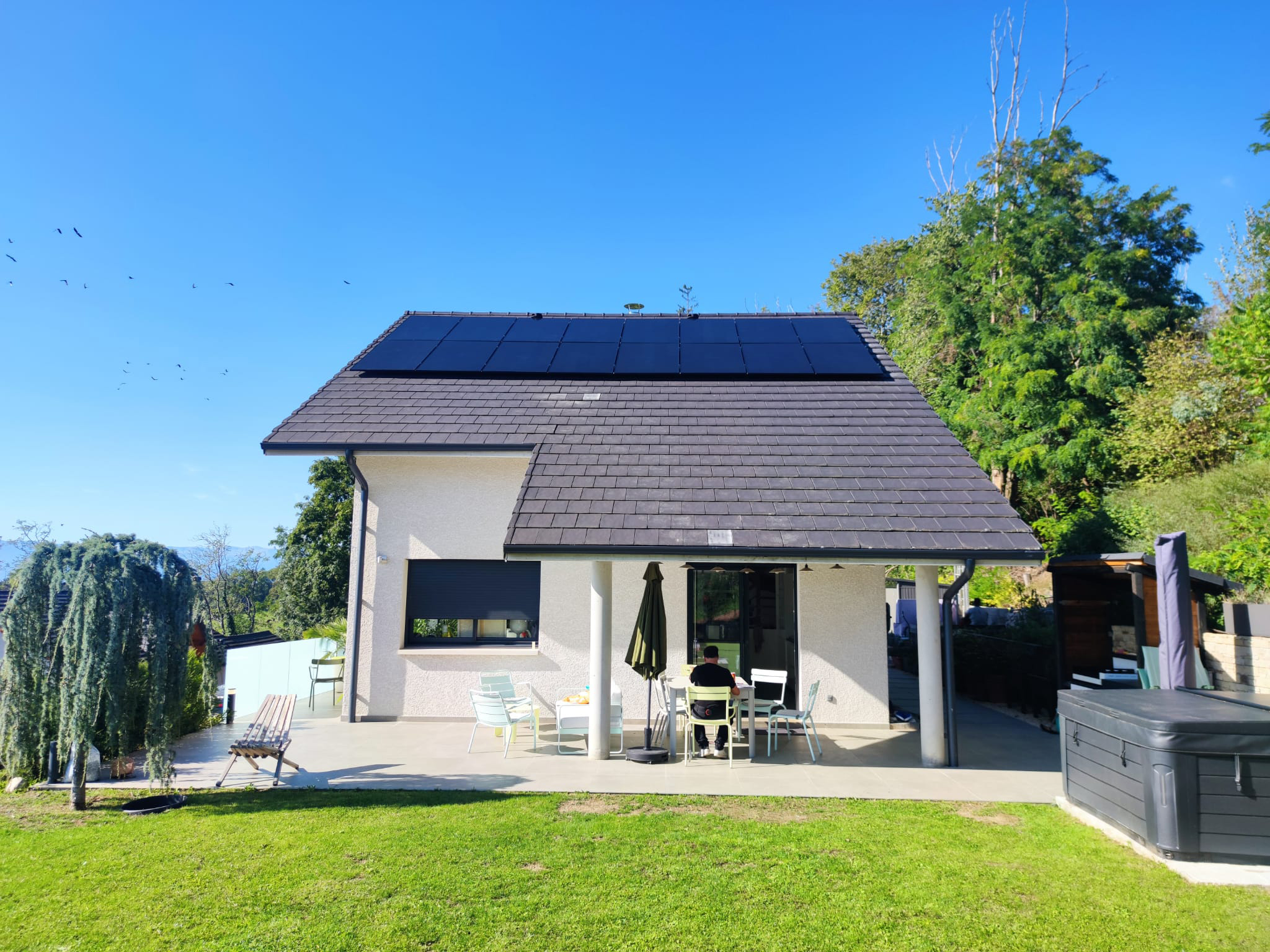 Installation de 16 panneaux photovoltaïques à Bonne en Haute-Savoie