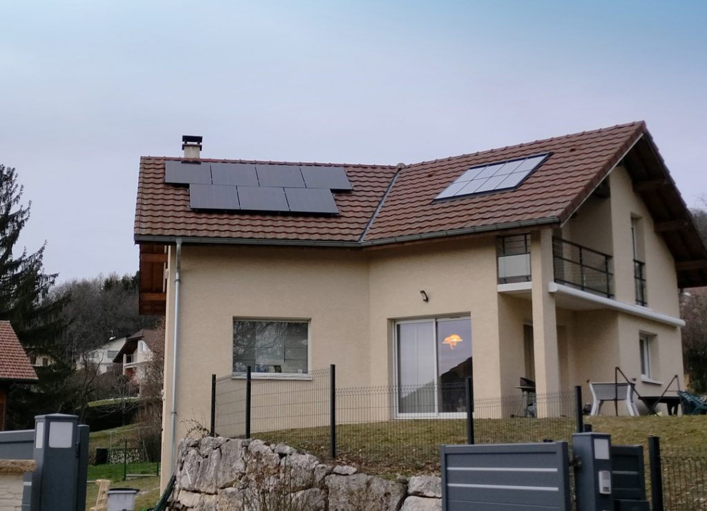 7 panneaux photovoltaïques bi-verre chez un particulier à Bonne en Haute-Savoie