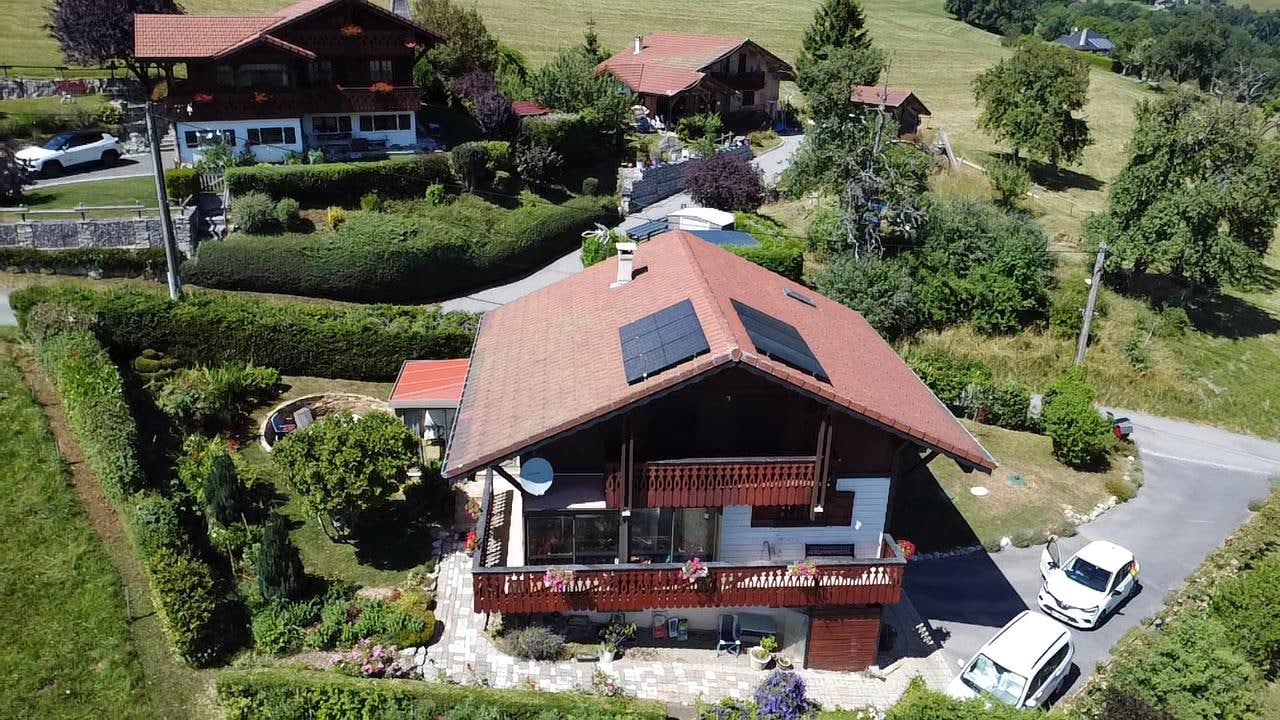 Installation photovoltaïques double expositions de 6 panneaux #dualsun #topcon de 500 watt chez un particulier à #viuzensallaz en #hautesavoie